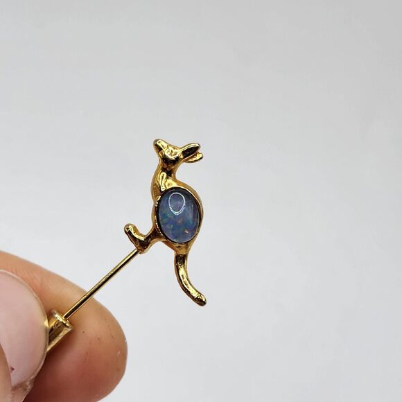 Vintage Kangaroo Tie Stick Pin Australia Faux Opal Gold Tone Small Figural - Picture 2 of 4